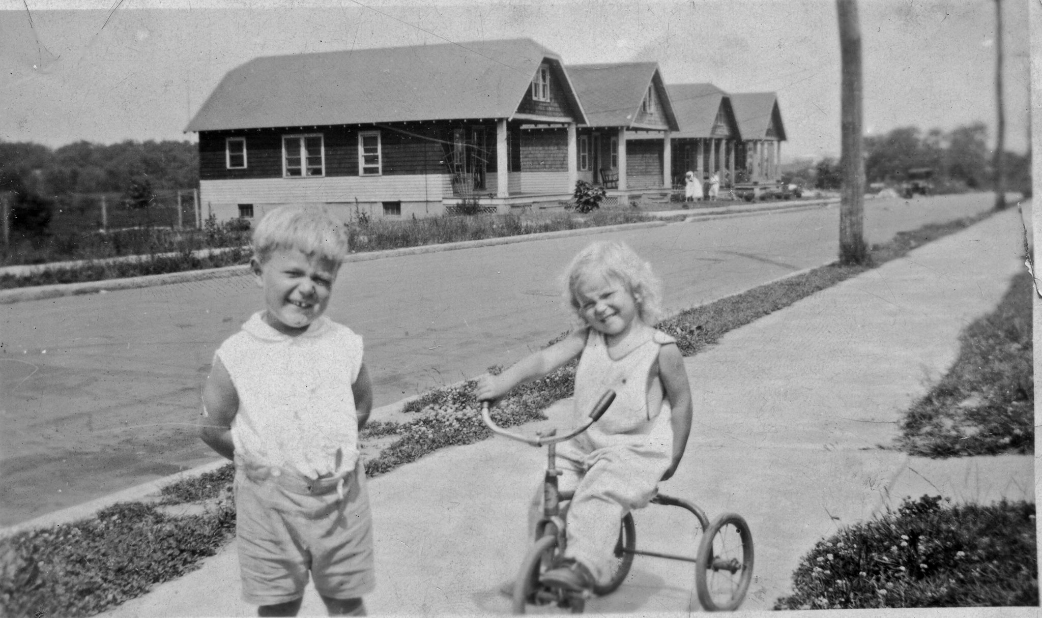 Jim and Betty Brunker near 1138 Beideman Avenue, circa 1931