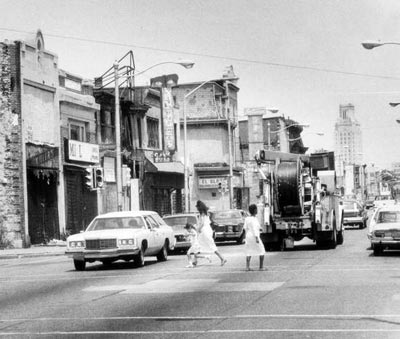 Broadway North of Newton Avenue, circa 1980 — from left 1007, 1005, 1003, 1001 & 941 Broadway