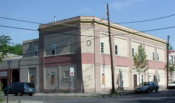 1913–1921 Broadway — looking northwest — May 29, 2005