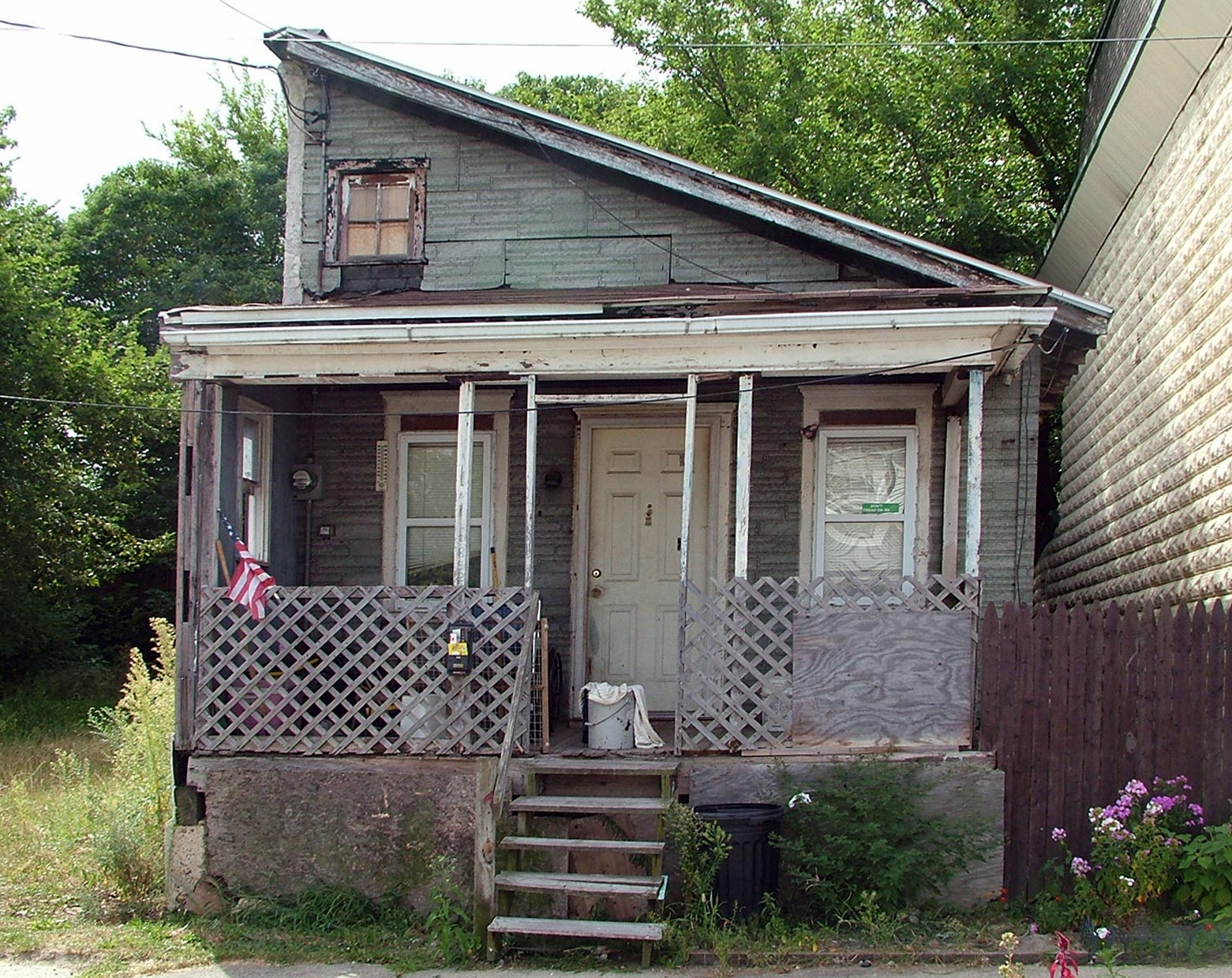 2852 Buren Avenue, photograph taken August 29, 2008