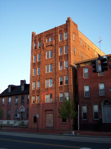 302 to 312 Cooper Street, August 2004, photo courtesy Craig Campbell