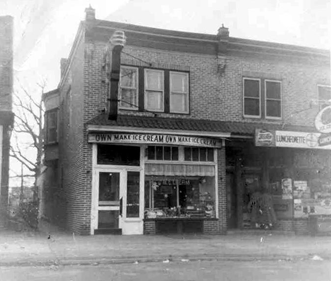 2750 and 2752 Federal Street, Camden NJ, early 1950s — Nathan Small Grocery at 2750, Lang's Bakery at 2752