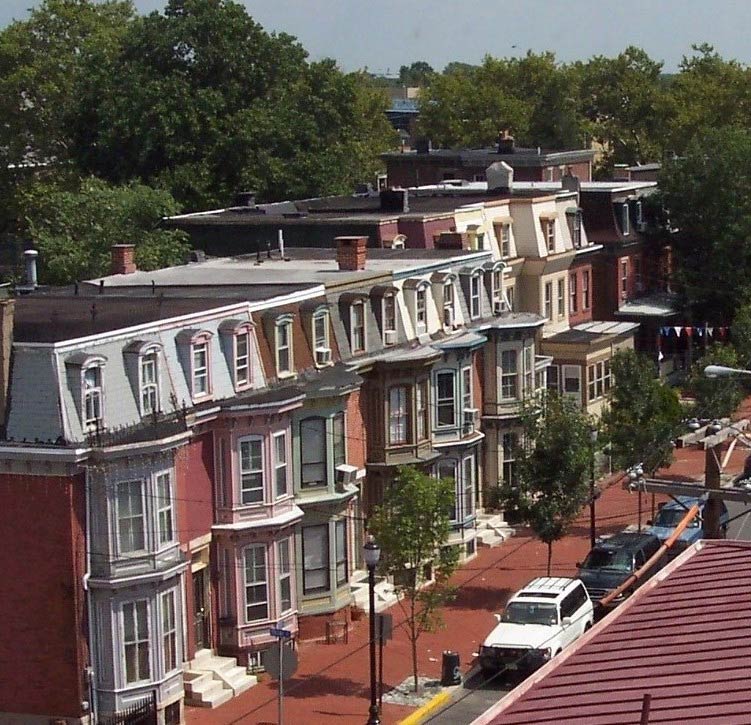 101-119 Linden Street, 2004. Photo by Craig Campbell.