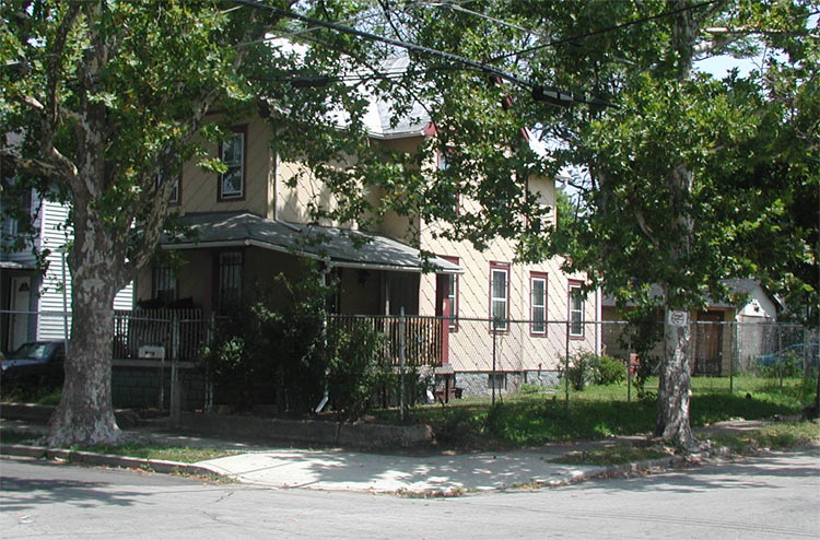 1102 Lois Avenue, July 10, 2004