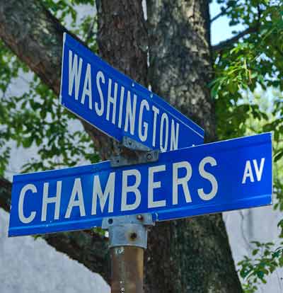 Street sign at intersection of Chambers Avenue and Washington Street