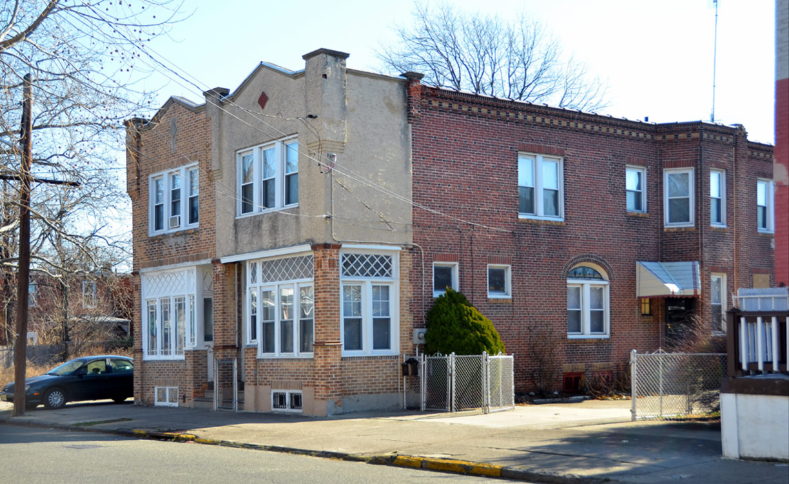 1172 and 1174 Chase Street, January 2012