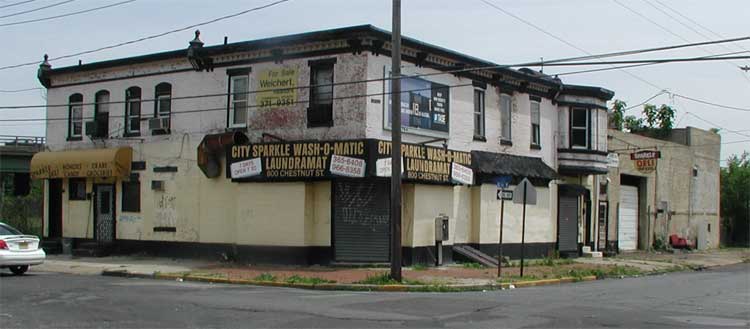 Intersection of Chestnut Street and South 8th Street — June 2003