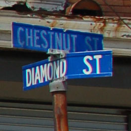Diamond Street sign at Chestnut Street