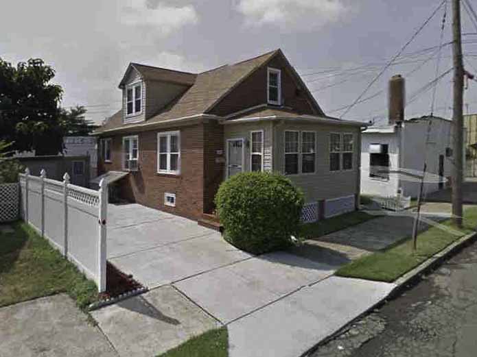 1468 Crestmont Avenue, 2013