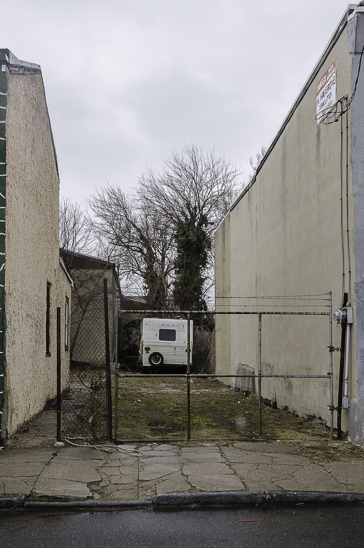 321 Division Street — Photograph taken March 19, 2014