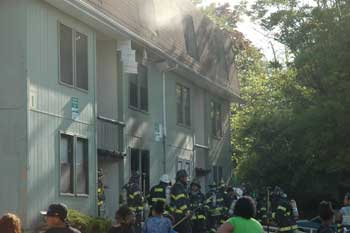 1300 block of Everett Street, photographed May 13, 2005