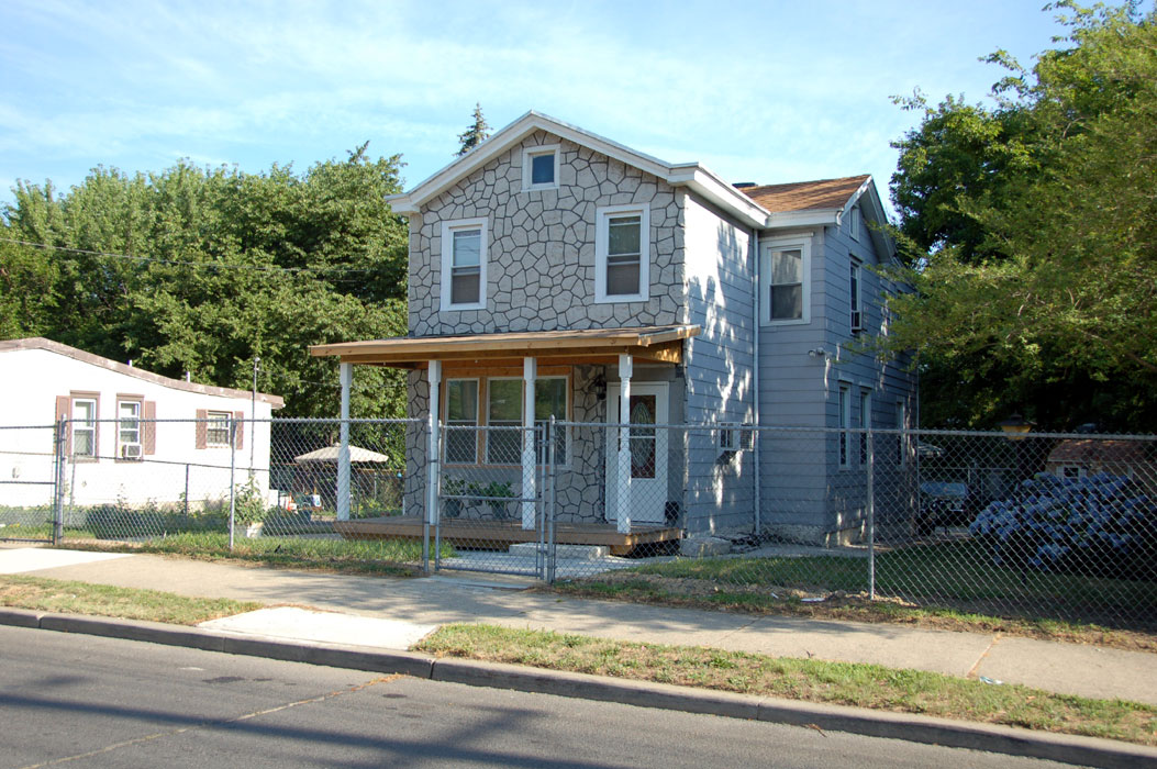 823 Fairview Street, July 2, 2011