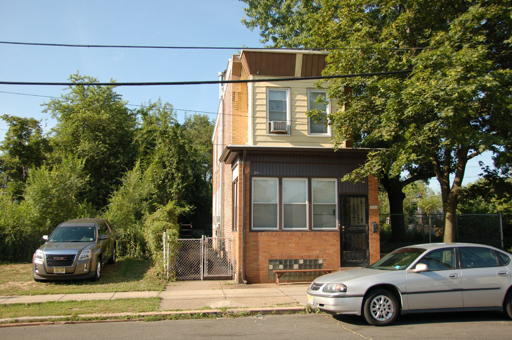 830 Fairview Street, July 2, 2011