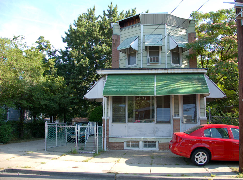 835 Fairview Street, July 2, 2011