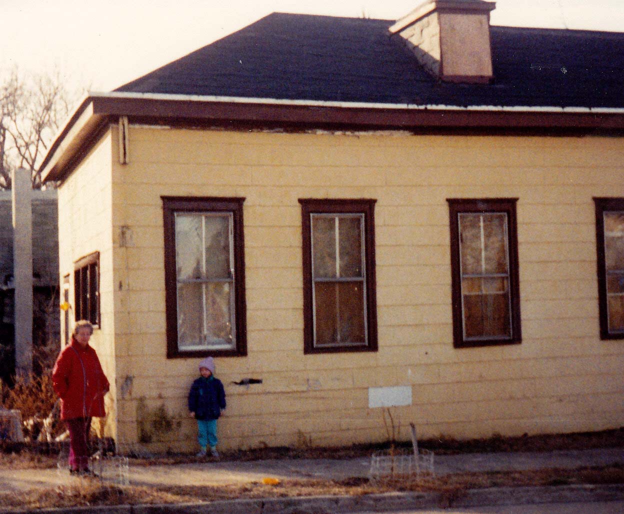 3230 Farragut Avenue — Wallis Cassidy Family, January 9, 1998
