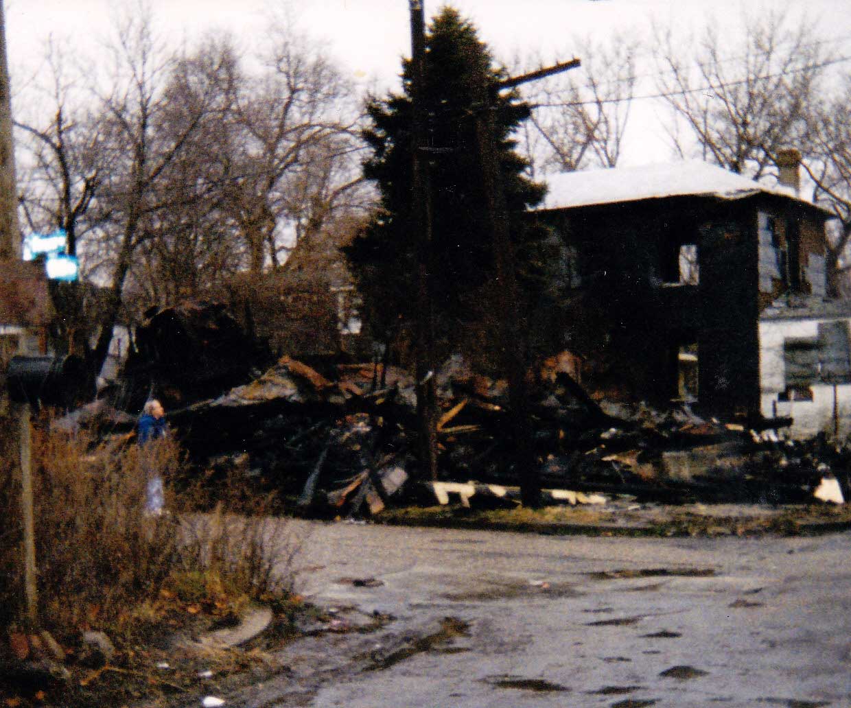 3230 Farragut Avenue — Wallis Cassidy Family, January 9, 1998