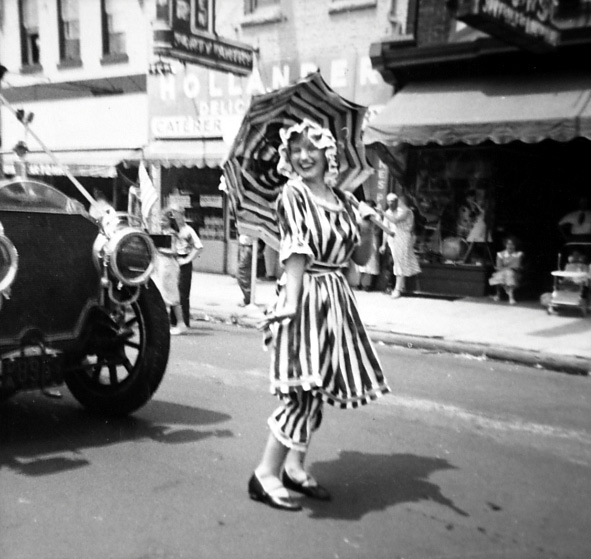 Federal Street parade photo 2, mid-1950s