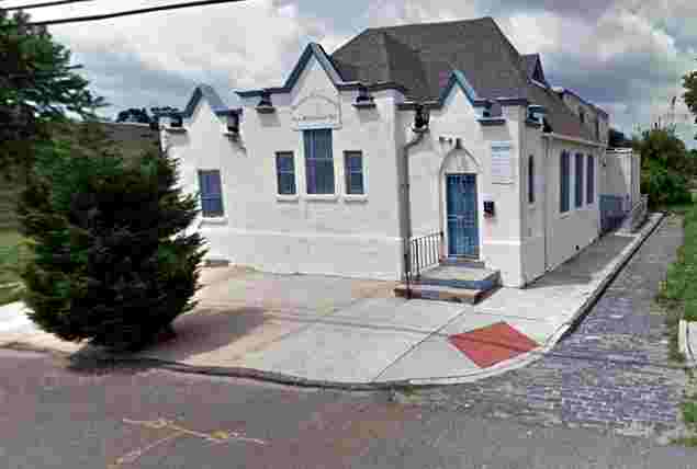 915 North Front Street — La Hermosa Iglesia Pentecostal, 1999–2019