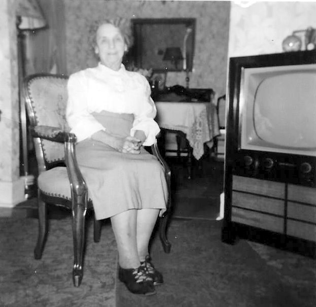Helen S. Murdock, 548 Gordon Terrace