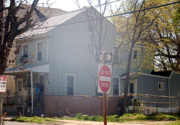 2608 High Street, April 24, 2009