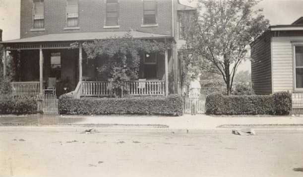Kellman family at 2919 High Street, before World War I