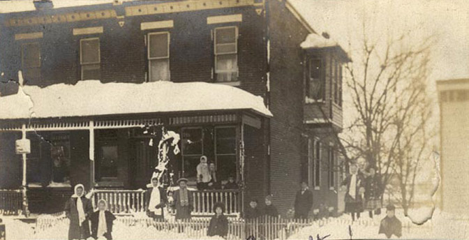 Kellman family at 2919 High Street, about 1910