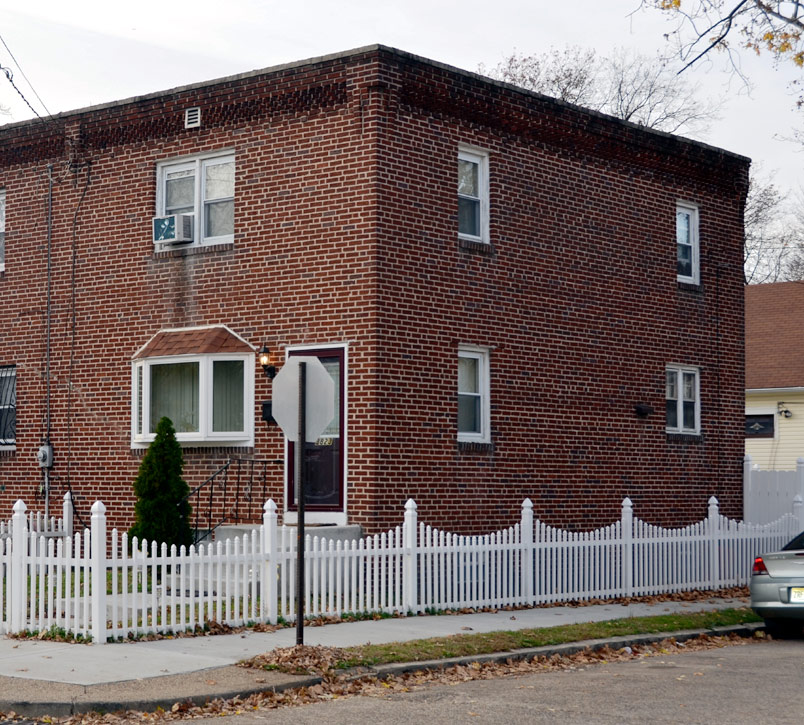 3823 High Street, November 19, 2011