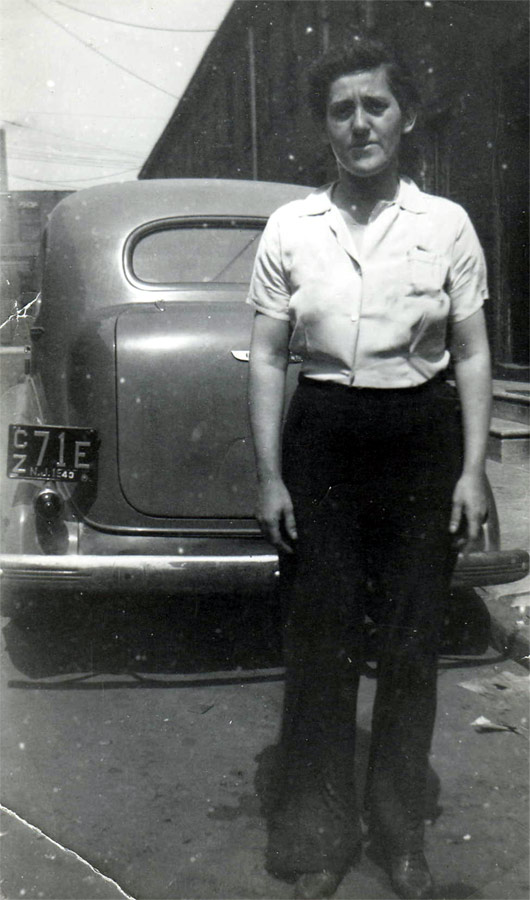 Jennie Edwards, Howard Street, Easter 1943