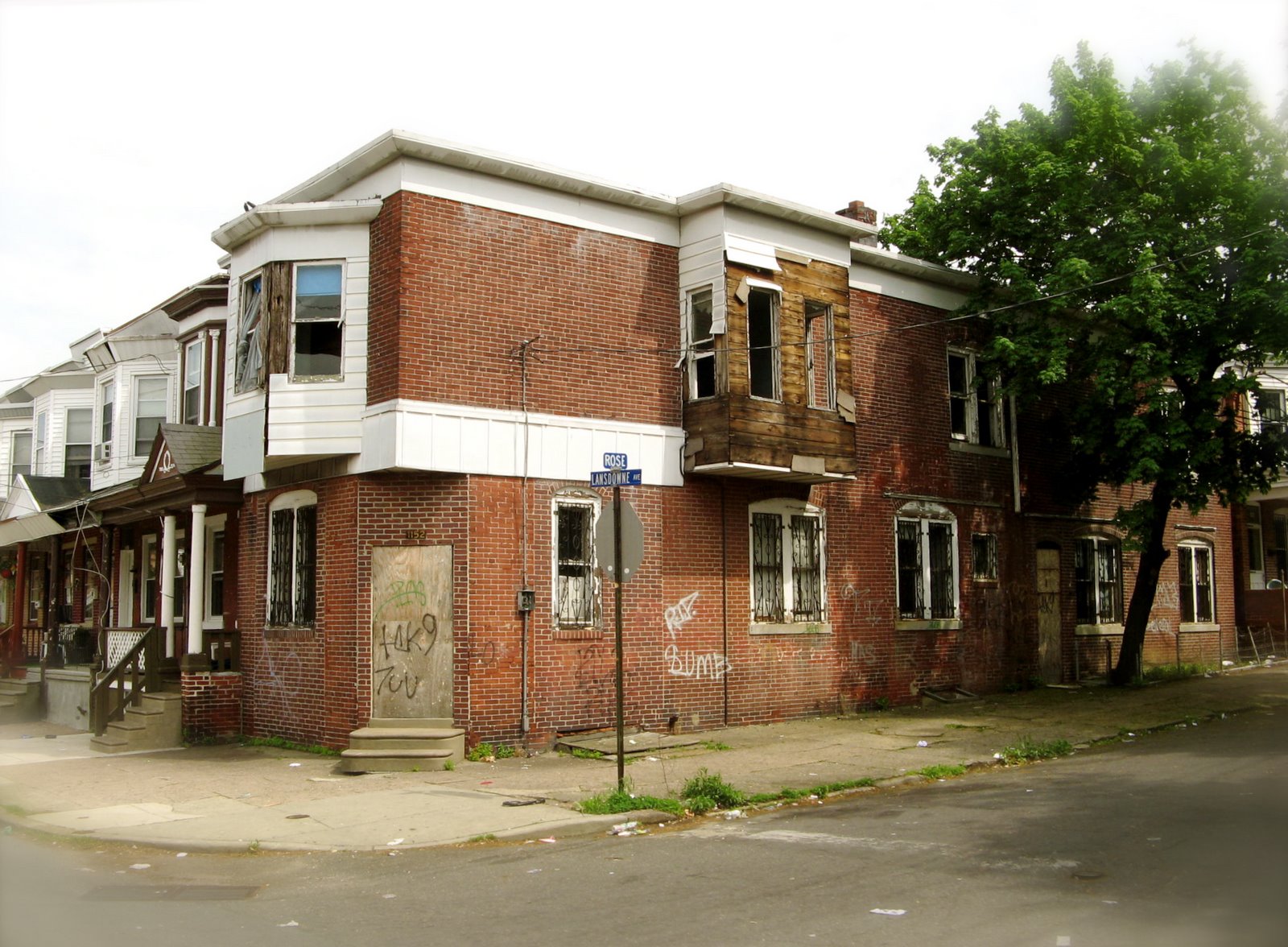 1152 Lansdowne Avenue, 2009, photograph by Gabe Angemi