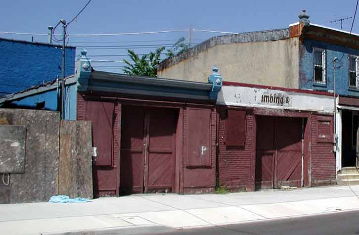 1137–1139 Liberty Street, May 2004