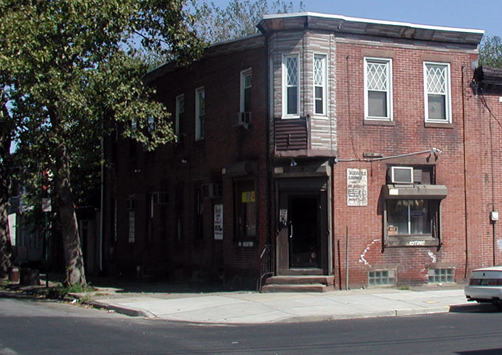 1201 Liberty Street — Mr. Wiggles Aquarius Lounge, September 9, 2003