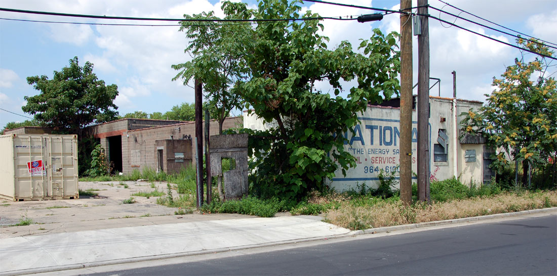 1041 Magnolia Avenue — June 25, 2011