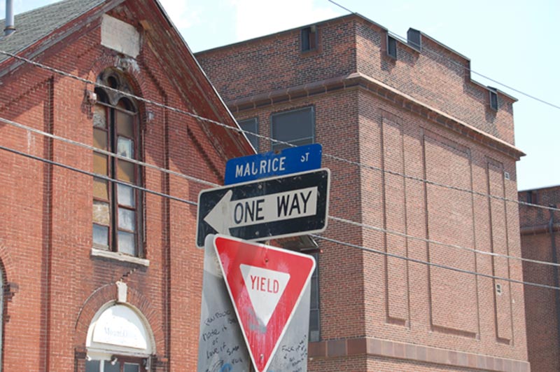 Intersection of Sycamore Street and Maurice Street, 2006