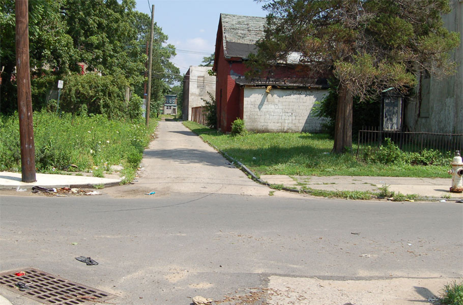 Intersection of Sycamore Street and Maurice Street, 2006