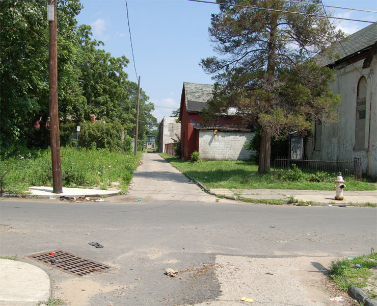 Intersection of Sycamore Street and Maurice Street, 2006