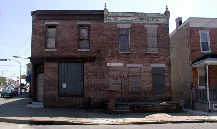 1050 and 1048 Mechanic Street — The Bullpen, February 2004