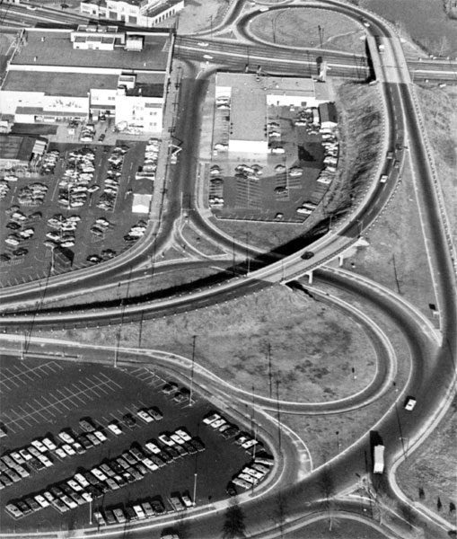 Aerial view of Memorial Avenue, 1967