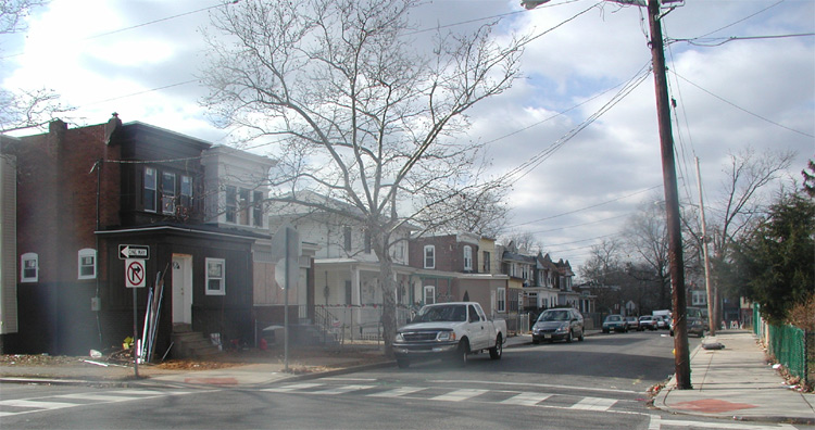 Looking west on Mickle from South 28th Street, December 27, 2005