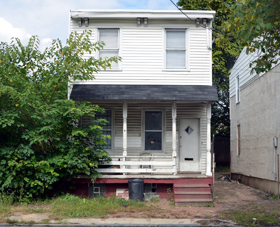 711 Mount Vernon Street, photographed October 3, 2011