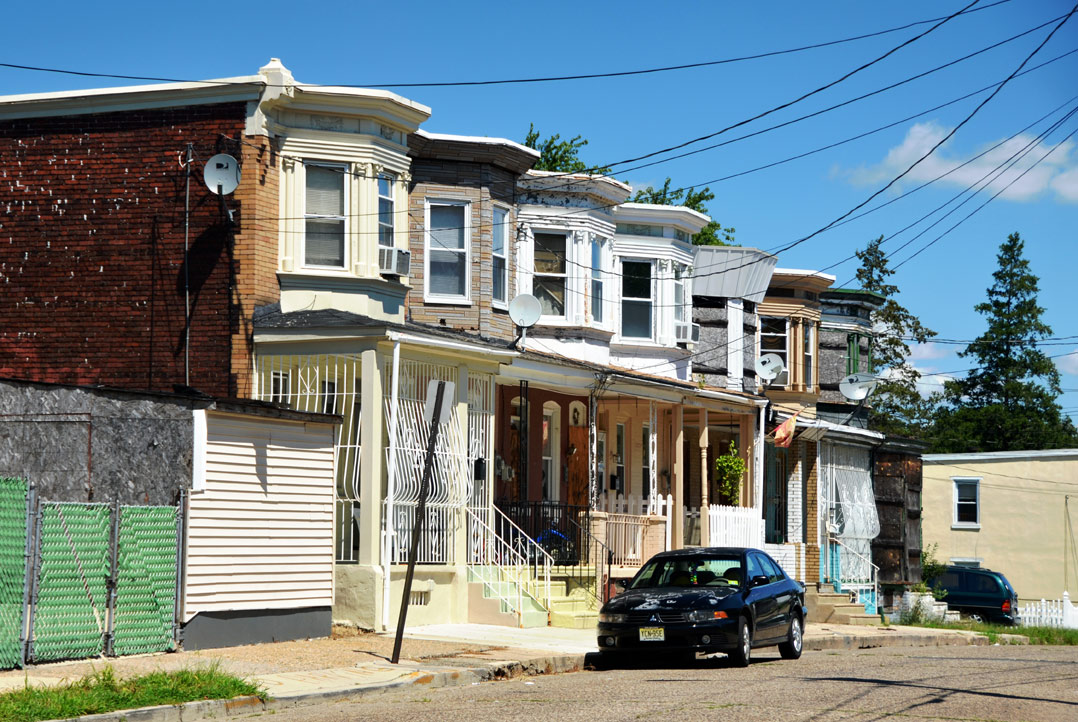 2805–2817 Polk Avenue, August 22, 2011