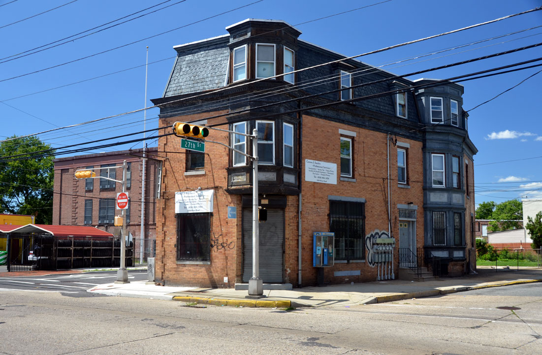 Southwest corners of North 27th Street and River Avenue, seen from northeast corner, August 22, 2011