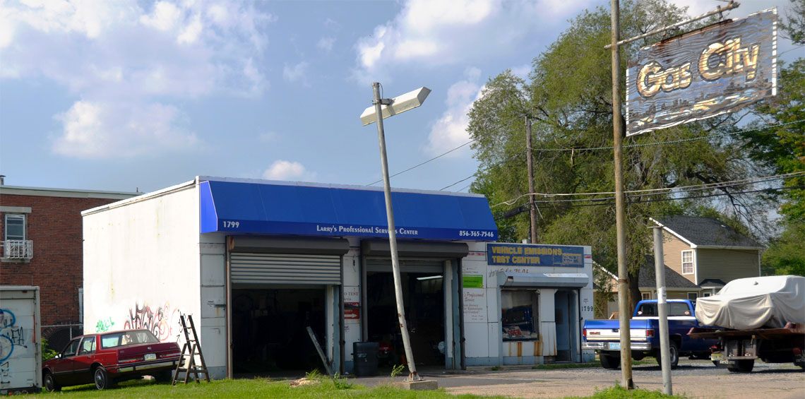 1799 River Avenue — Larry's Professional Service Center, 2011