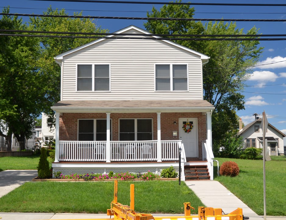 2733 River Avenue, August 22, 2011