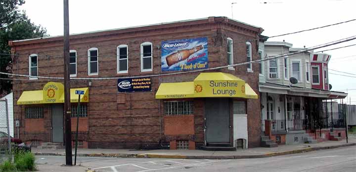 Niewinski's Cafe at 1898 River Avenue, September 22, 2003