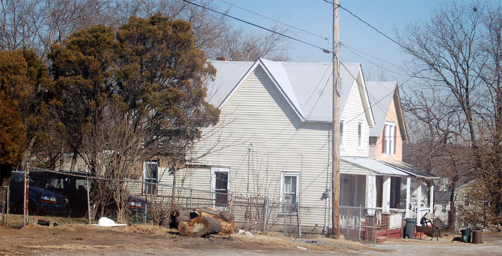 3013 and 3015 Saunders Street, February 25, 2009
