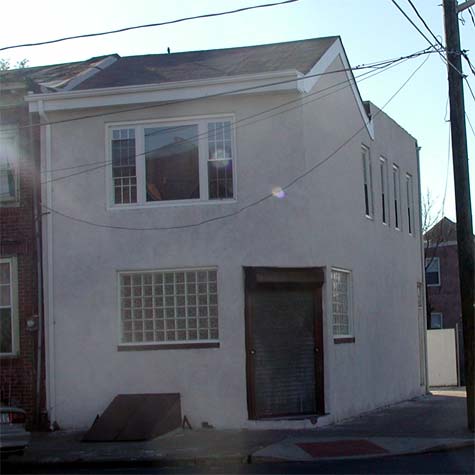 Larry's Cafe at 701 South 4th Street, November 2003