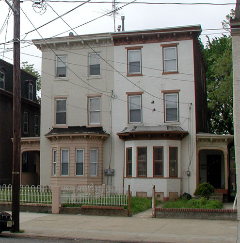 124–122 State Street — Looking South from Howard Street