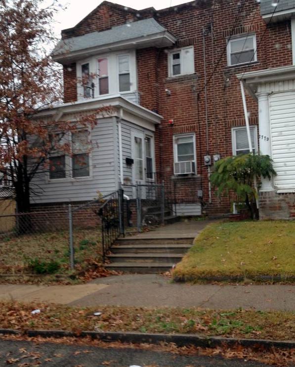 2777 Stevens Street — building permit issued May 1915, photo taken November 2011