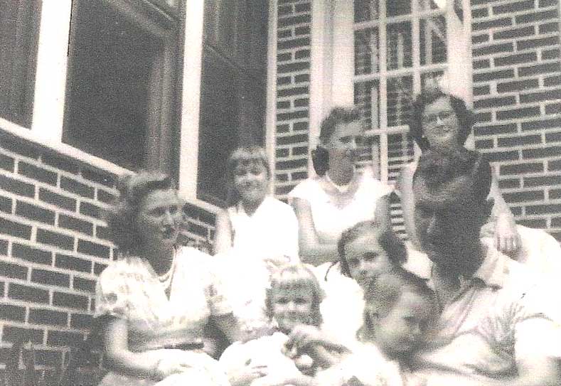 3014 Stevens Street — William Suters & Family, 1949–1979 — photo about 1952
