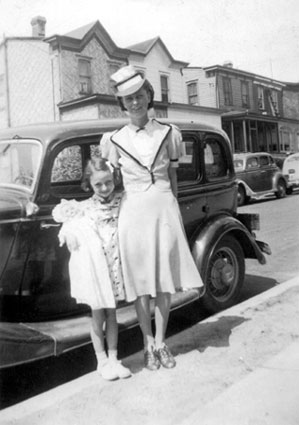 Theresa Urban and Hanna E. Hahn, May 5, 1940